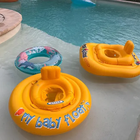Apartment Rez-de-villa - Piscine Chauffee & Jardin- Salon Avec Canape Lit, Cuisine Et 2 *