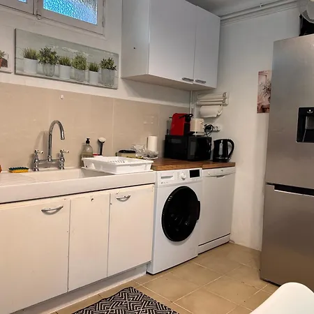 Apartment Rez-de-villa - Piscine Chauffee & Jardin- Salon Avec Canape Lit, Cuisine Et 2